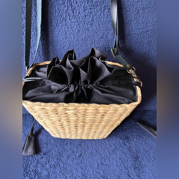 Beautiful straw bag with extendable leather strap - Picture 2 of 4